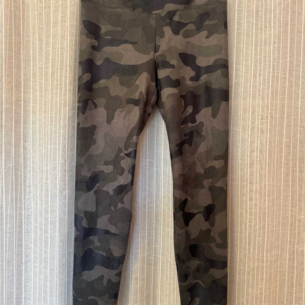 White House Black Market Runway Camouflage Leggings